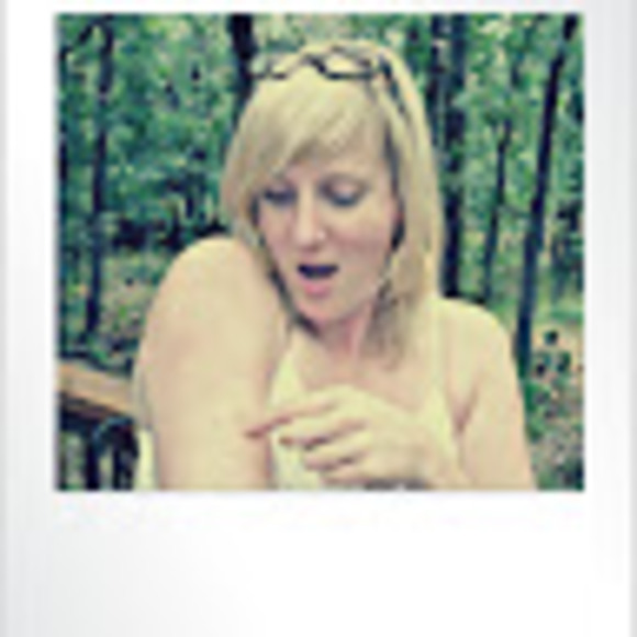 Meet your Posher, Lisa - Picture 1 of 1